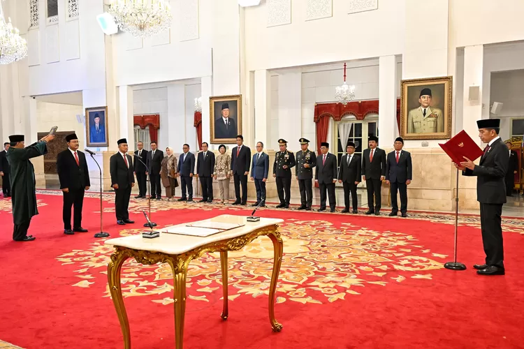 Resmi Sudah! Mensos Baru “Gus Ipul” Menggantikan “Risma”, Lalu Bagaimana dengan Program Bansos di Akhir Masa Jabatan Saat Ini?