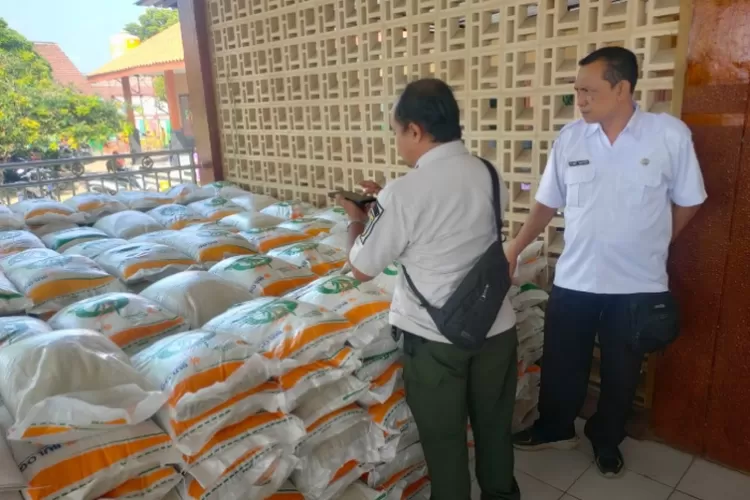 KABAR GEMBIRA! BANTUAN PANGAN BERAS 10 KG KEMBALI DISALURKAN HINGGA AKHIR DESEMBER – SIMAK JADWAL DAN MEKANISMENYA