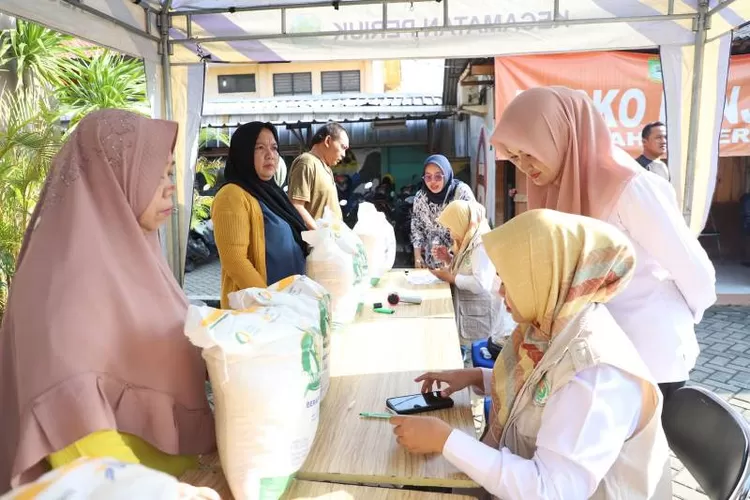 Undangan Terima Bantuan Beras Alokasi Agustus dan September 20 Kg Kembali Disalurkan? Cek Ketentuannya