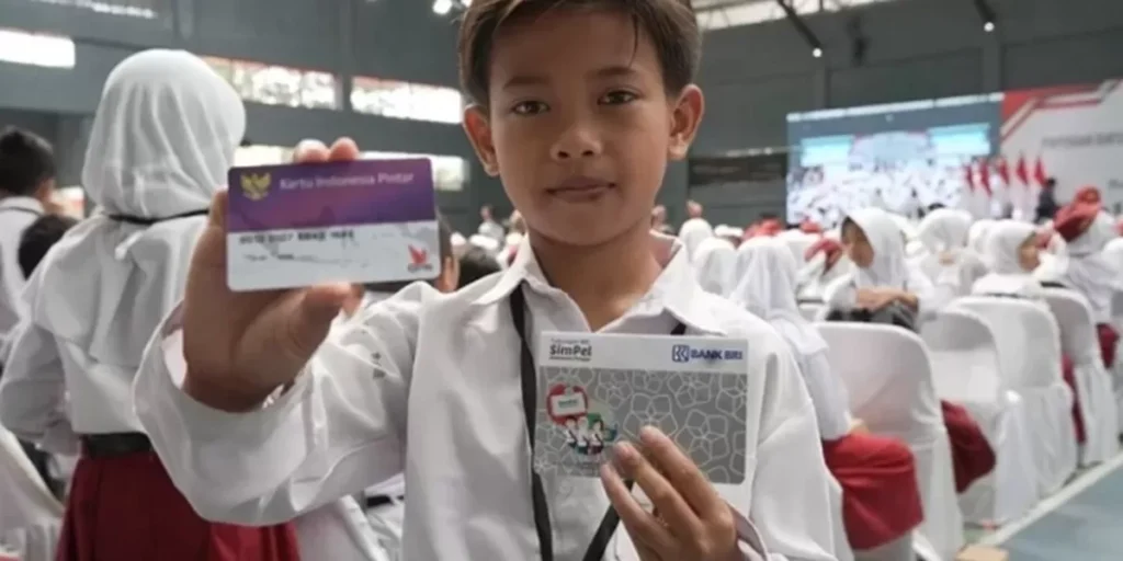 Sekitar 17,9 Juta Siswa Terima Bantuan PIP Tahun 2025, Jumlah Ini Menurun dari Tahun Lalu